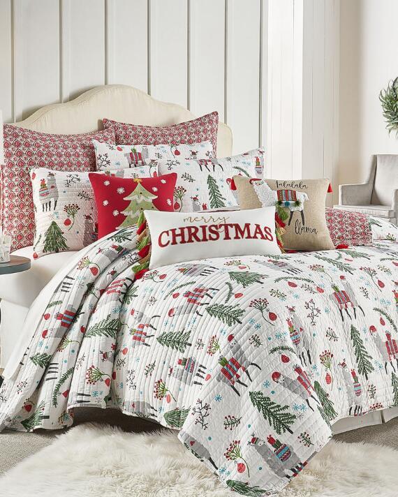 Merry Christmas Trees &amp; Llamas, Holidays Full / Queen Quilt &amp; Shams Set (3 Piece Bedding)
