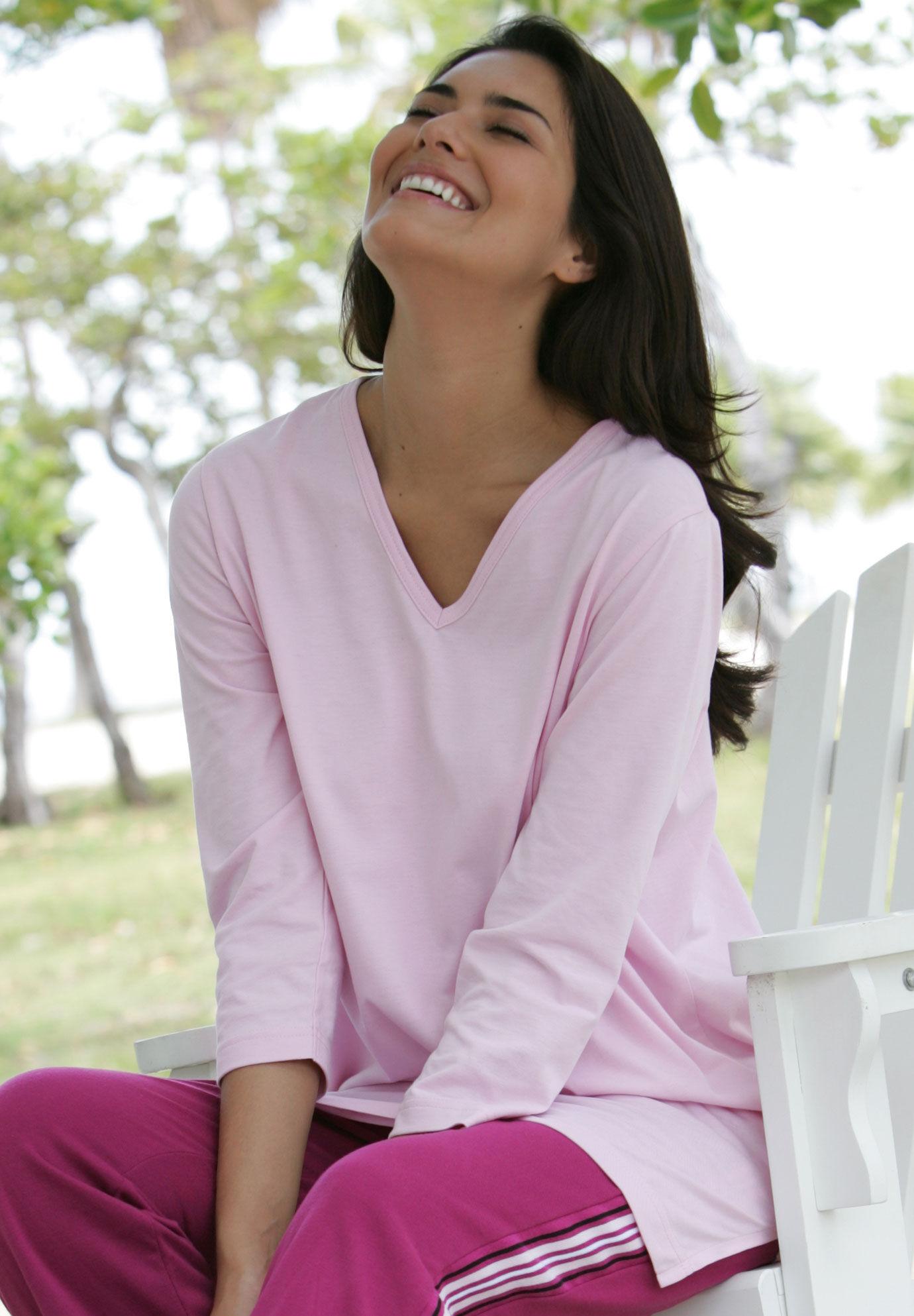 perfect three-quarter sleeve v-neck tunic