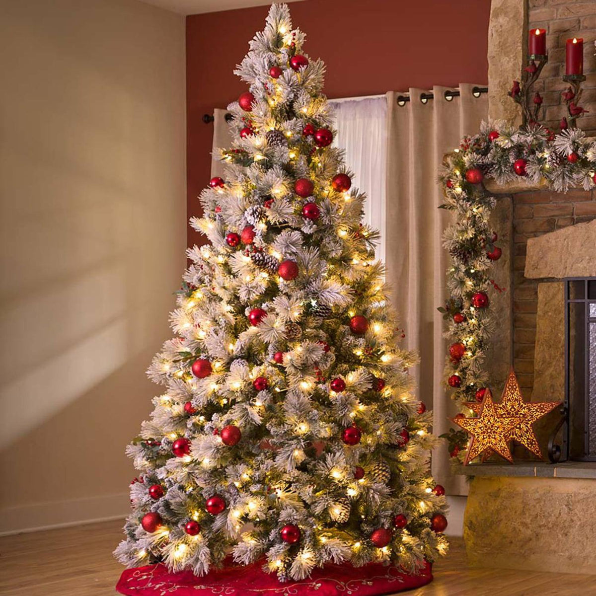 Hykolity 7.5ft Pre-Lit Snow Flocked Branches Artificial Christmas Tree With Pine Cones,1400 Tips,500 Incandescent/Warm White Lights,Foldable Metal Base
