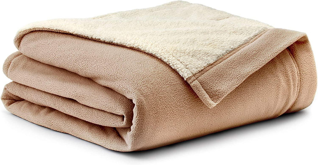 | Signature Reversible Fleece/Sherpa Electric Heated Blanket with Safe &amp; Warm Low-VoltaTechnology, Full, Khaki