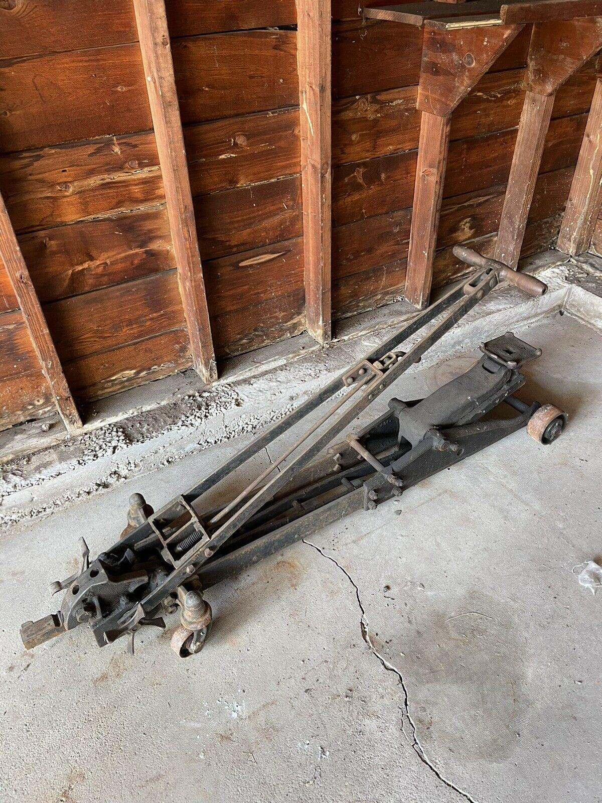 mechanical floor jack Model 745 walker roll-a-car