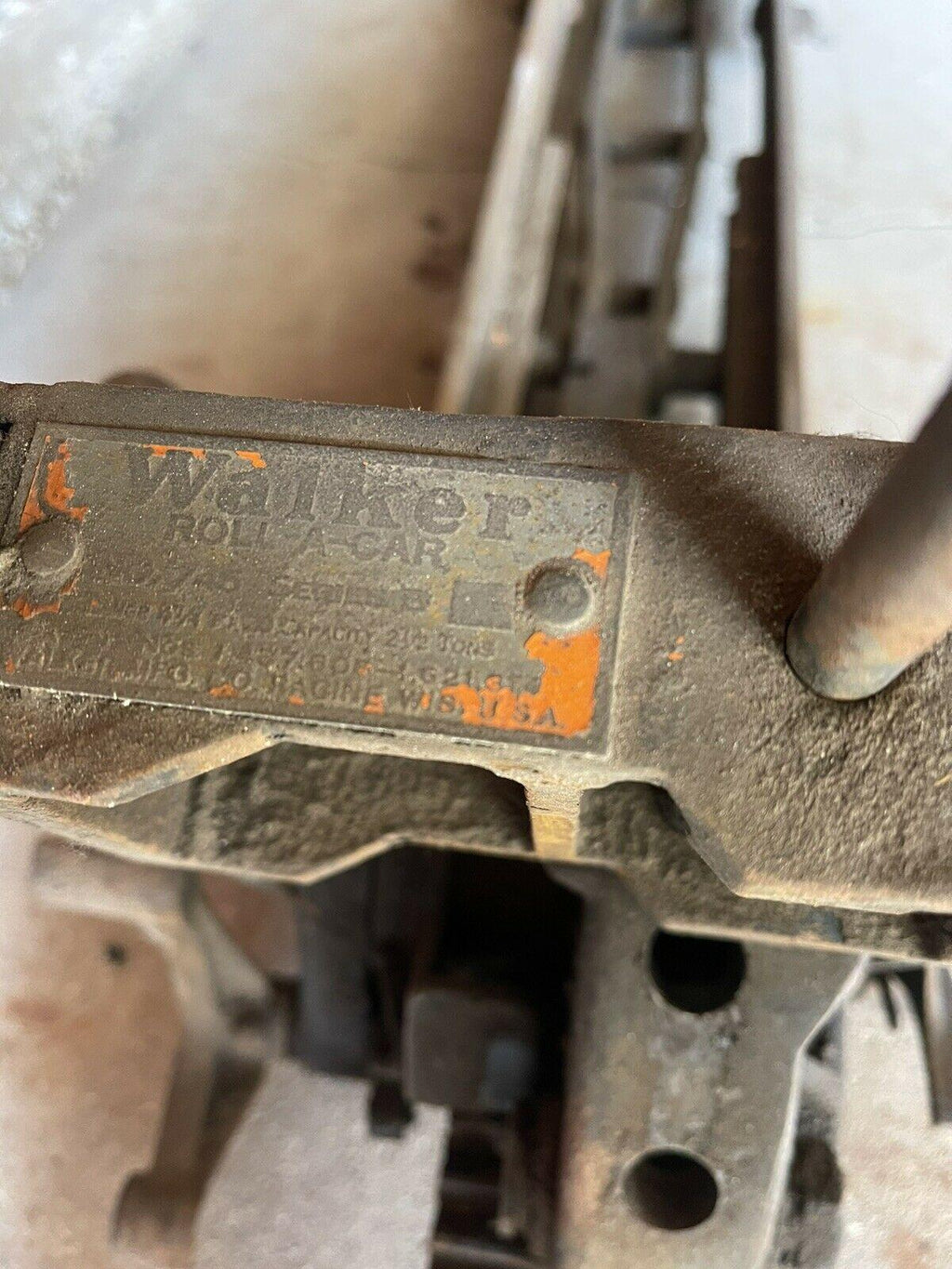 mechanical floor jack Model 745 walker roll-a-car