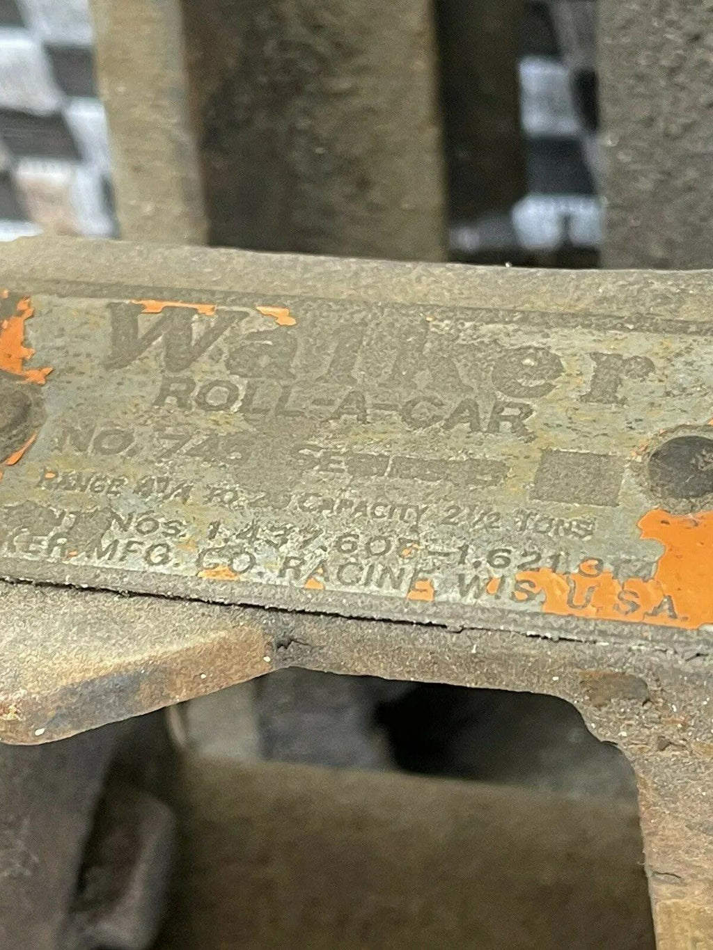 mechanical floor jack Model 745 walker roll-a-car