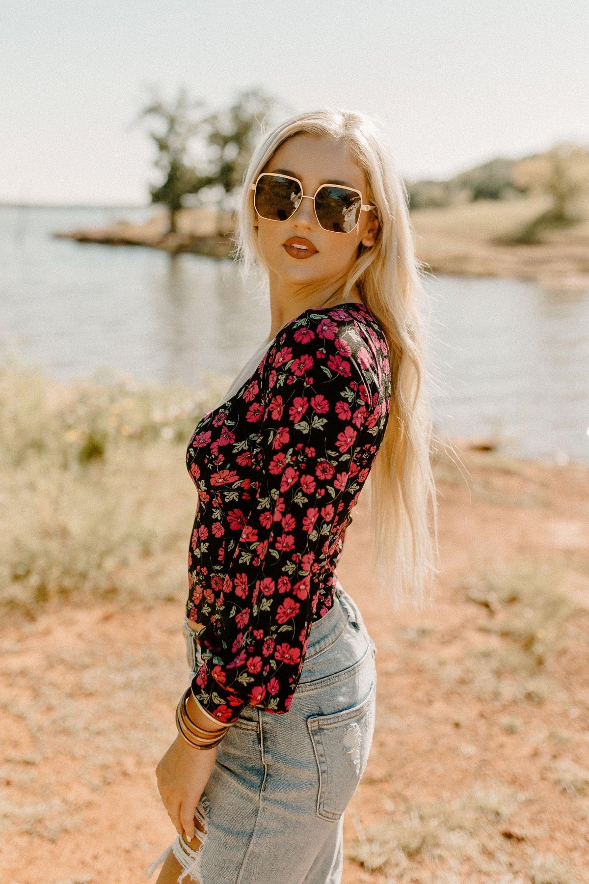 floral black &amp; magenta top
