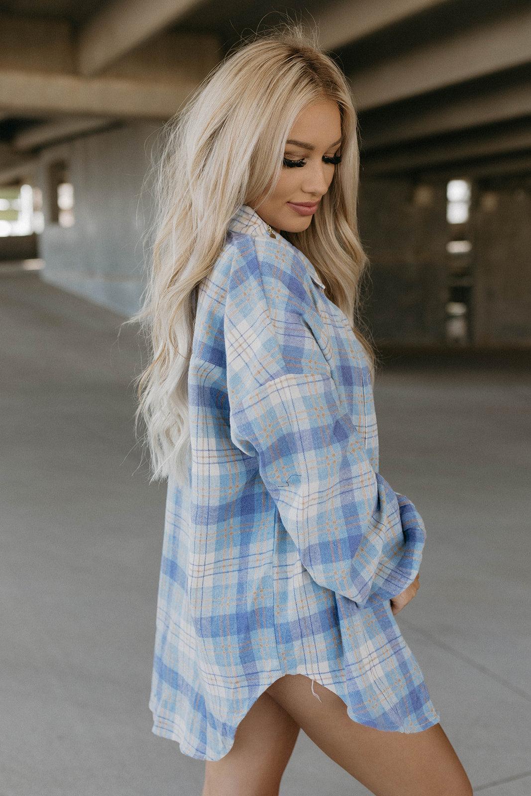 love oversized flannel - baby blue