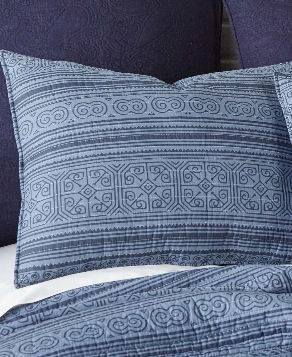Levtex Home - Tolteca Quilt Set - Twin Quilt + One Standard Pillow Sham - Tribal Stripe - Navy and Blue - Quilt (68x86in.) and Pillow Shams (26x20in.) - Cotton Fabric