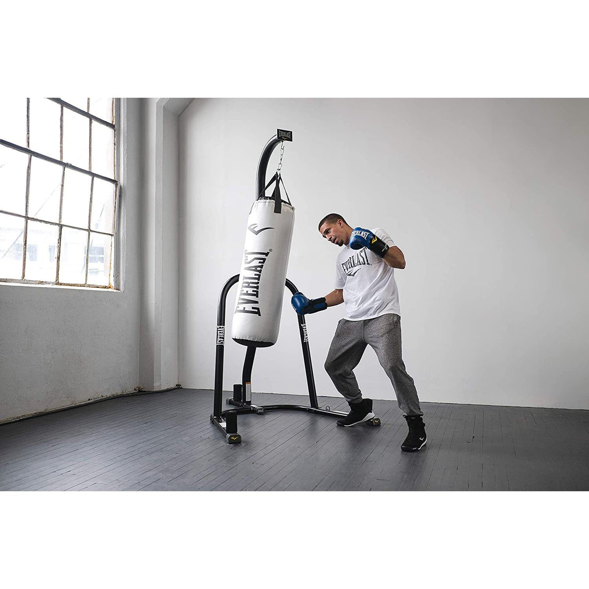 Everlast P00001263 NevaTear 70 pound MMA/Boxing Heavy Punching Bag