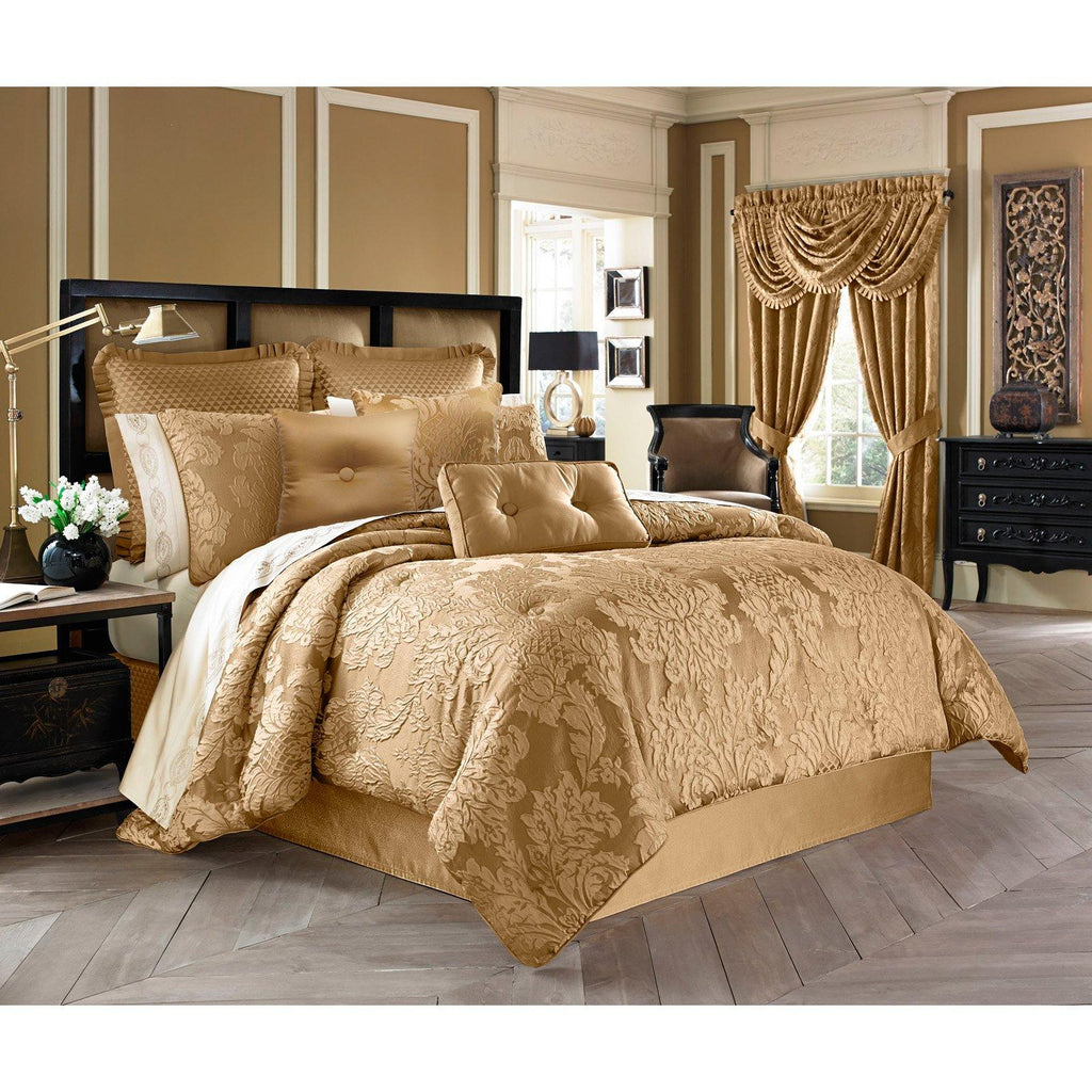 Colonial 4 Piece Comforter Set by Five Queens Court
