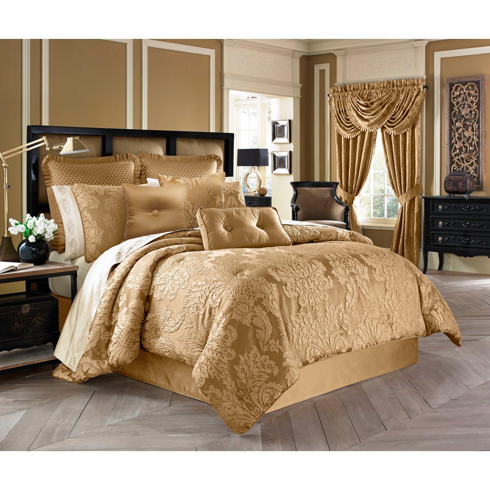 Colonial 4 Piece Comforter Set by Five Queens Court