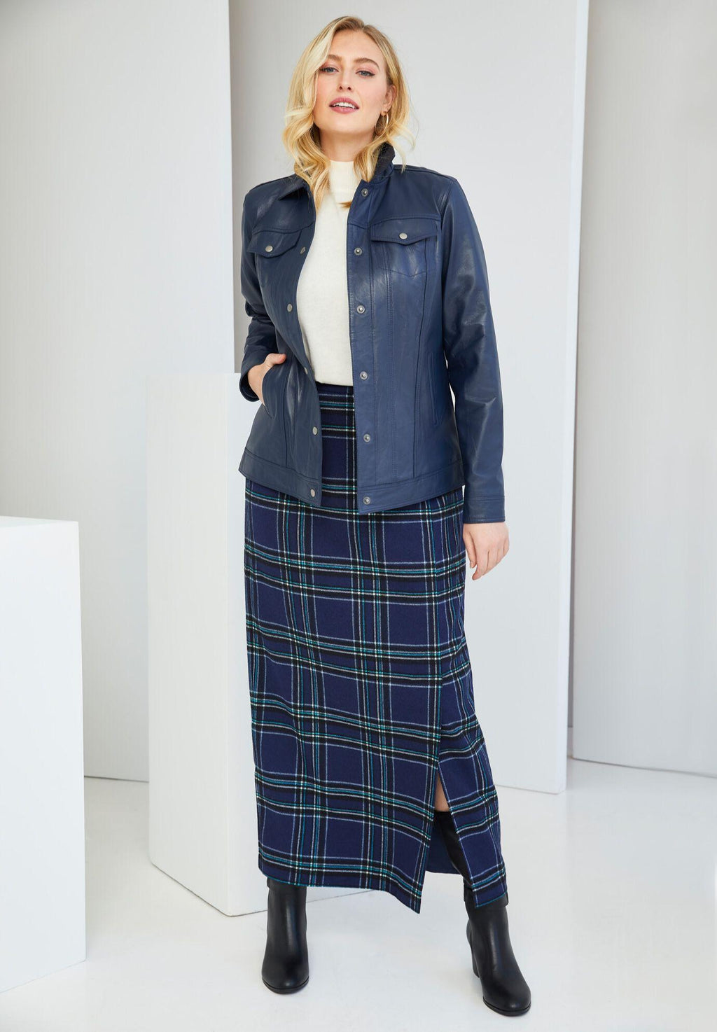 side-button wool skirt
