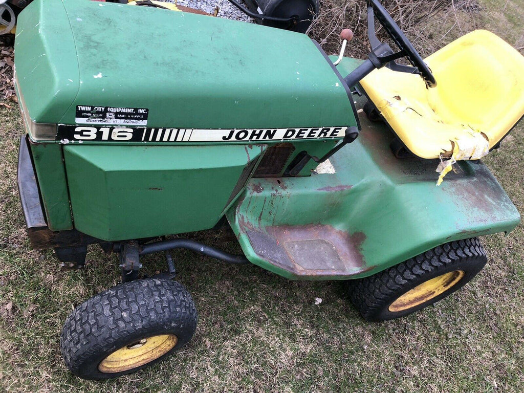 John Deere 316  garden tractor Onan engine 1985 lawn mower