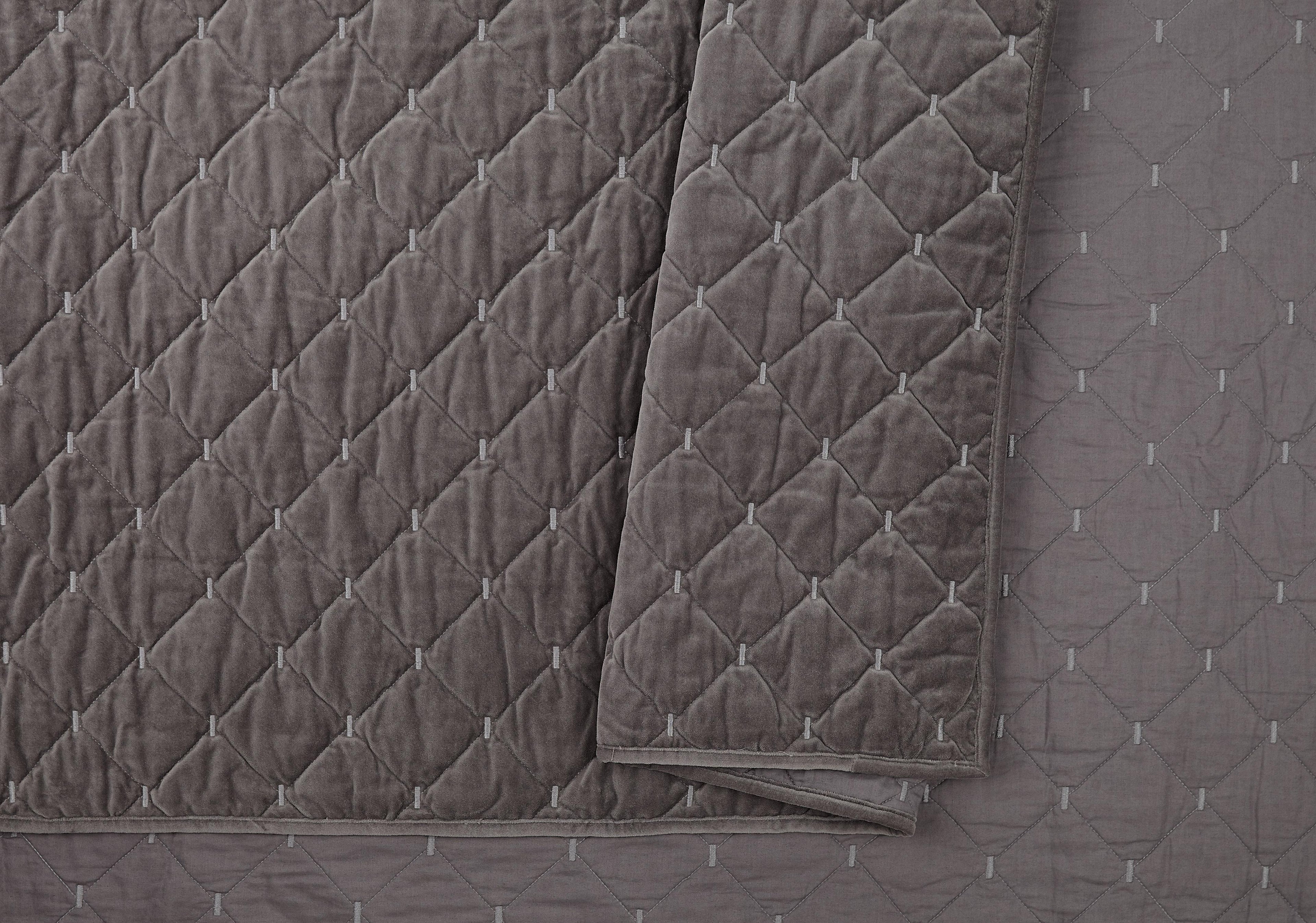 Ayesha Curry Cotton Velvet Quilt, Full/Queen, Grey