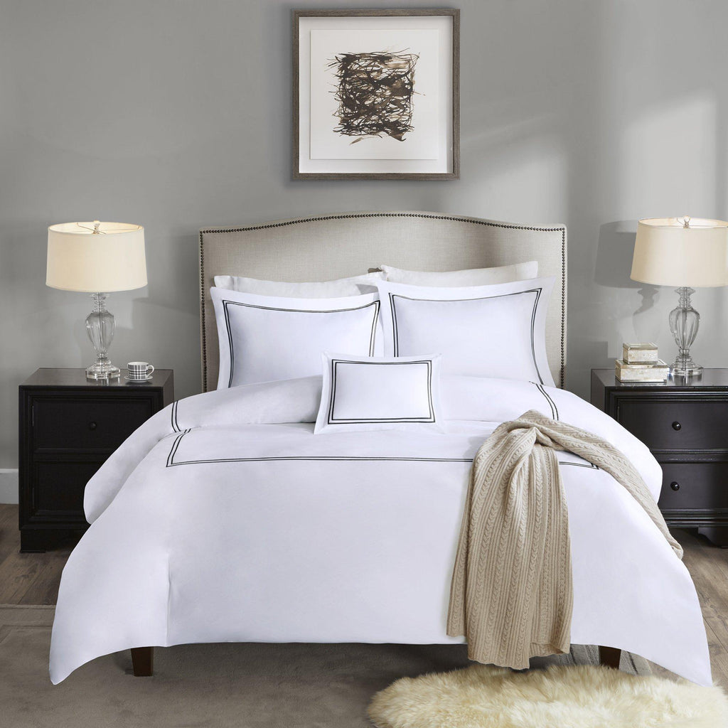 Gracie Mills Signature Down 1000-Thread Count Embroidered Cotton Duvet Cover Set Black Full/Queen - MPS12-091