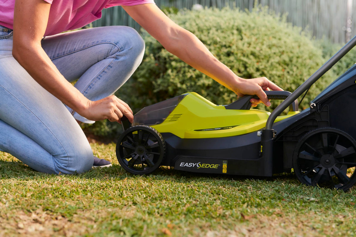 18V ONE+ OLM1833B Cordless Lawnmower - 33cm Cutting Width, Without Battery &amp; Charger, Compact for Small Lawns