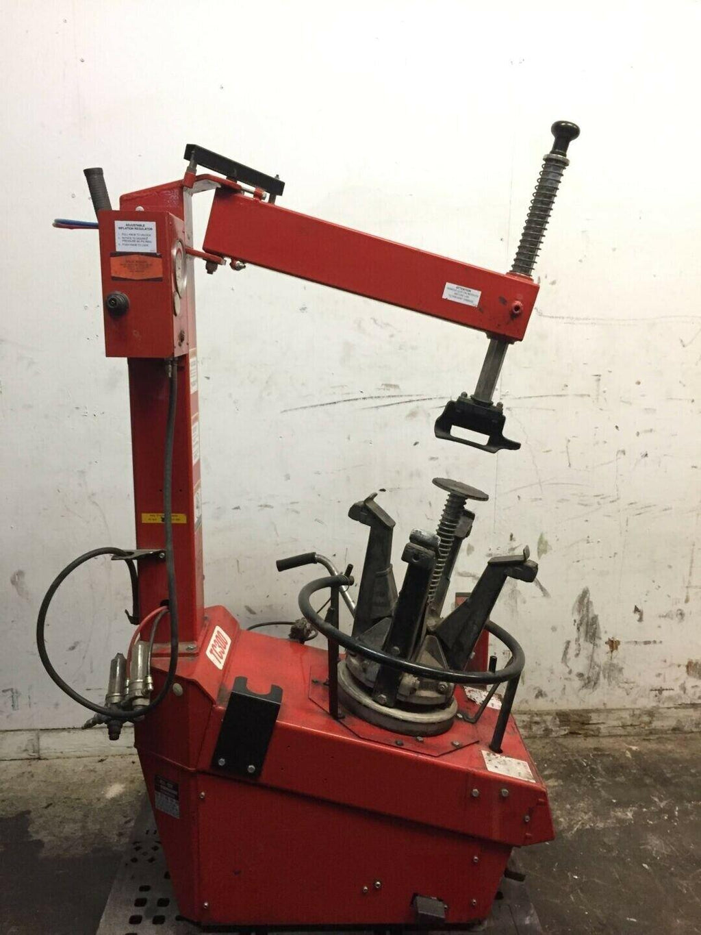 Hunter TC300 Tire Changer