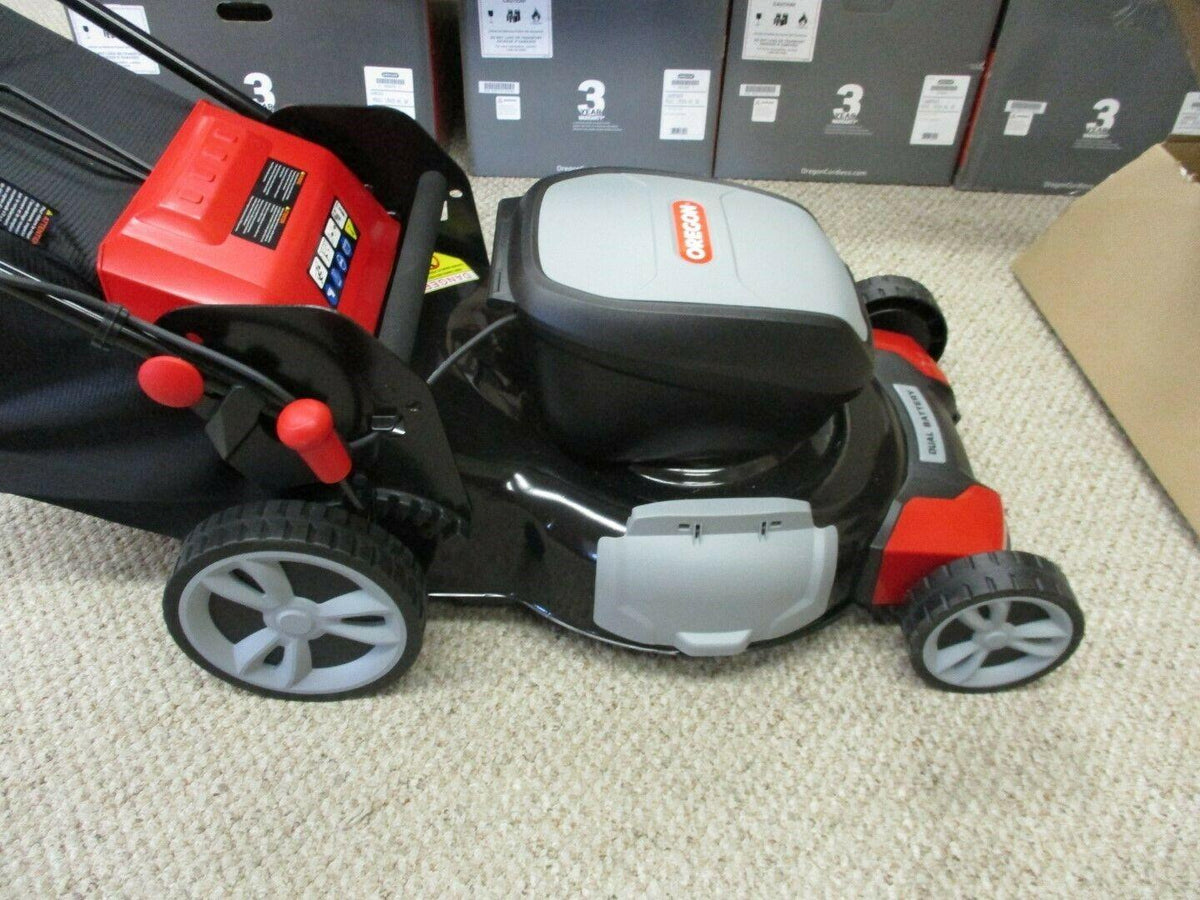 591077 LM400 Lawn Mower with two 4.0 Ah Batteries and C750 Rapid Charger