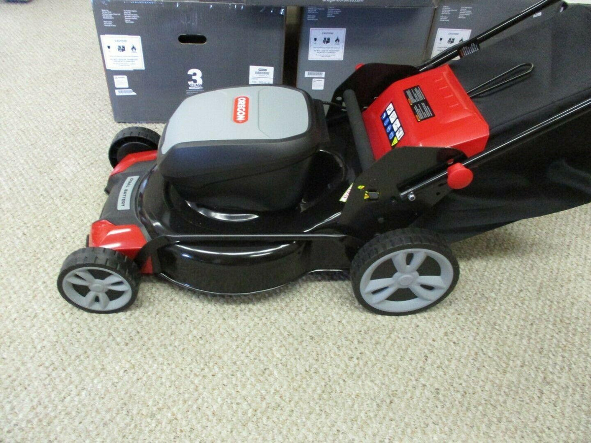 591077 LM400 Lawn Mower with two 4.0 Ah Batteries and C750 Rapid Charger