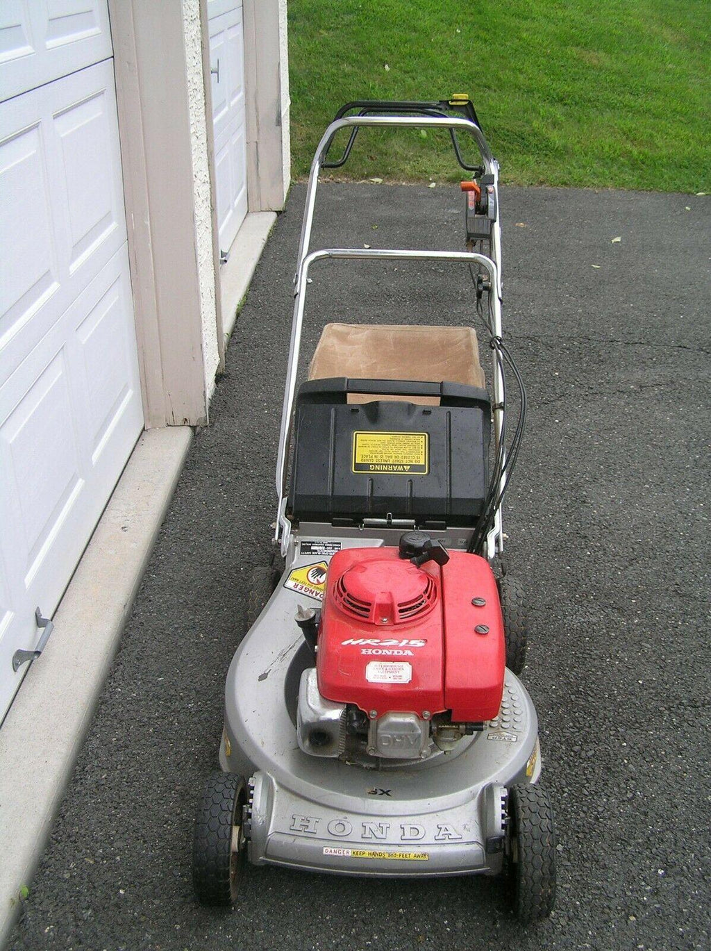HR 215 Self Propelled Lawn Mower with Bag