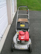 HR 215 Self Propelled Lawn Mower with Bag