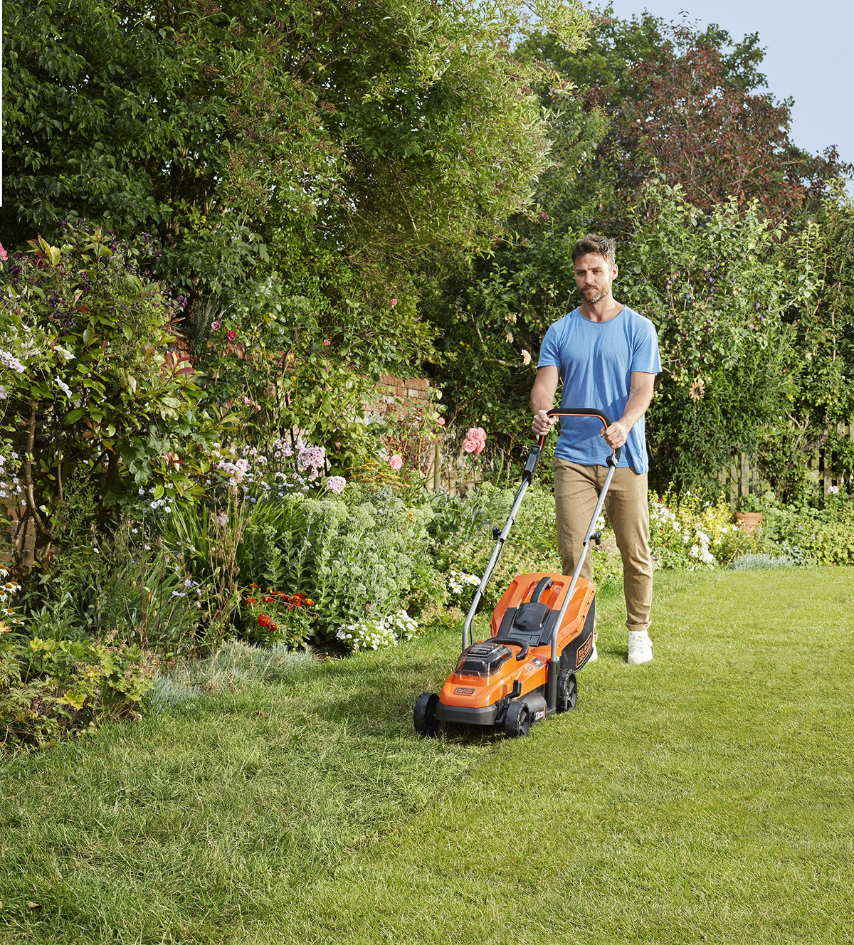 18 V Battery Lawn Mower (36 V with Two 18 V 2.5 Ah Batteries Supplied) - 33 cm - Adjustable Cutting Height - Basket 35 Litres BCMW3318L2-QW