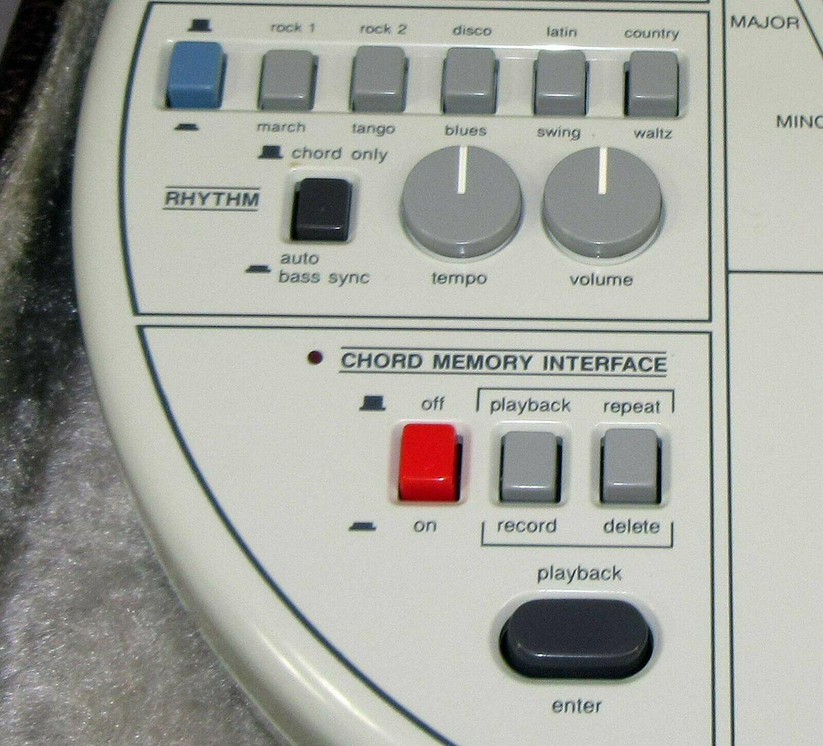 Suzuki Omnichord OM-84 System Two w/ Hard Case Power Supply Manual TESTED! WORKS NO250125