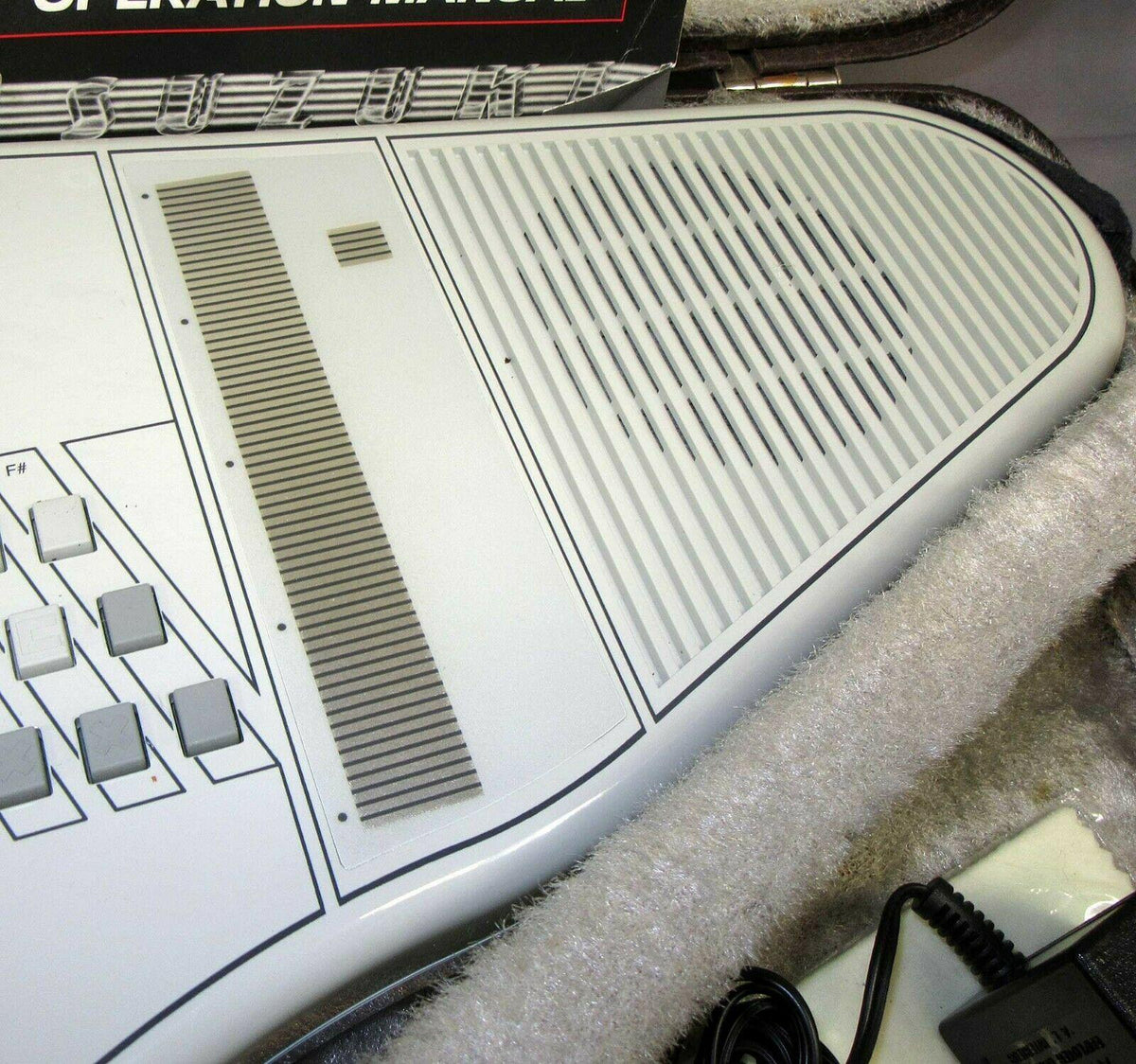 Suzuki Omnichord OM-84 System Two w/ Hard Case Power Supply Manual TESTED! WORKS NO250125