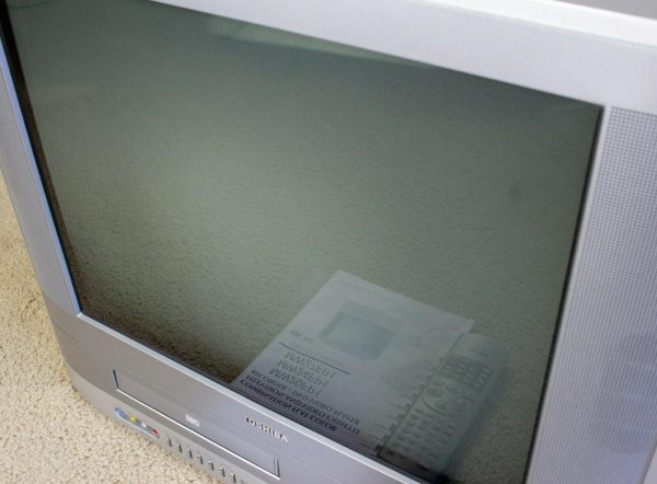 Toshiba MW20FP1 20″ CRT TV VCR DVD Combo Retro Gaming Television w/ Remote NO250173