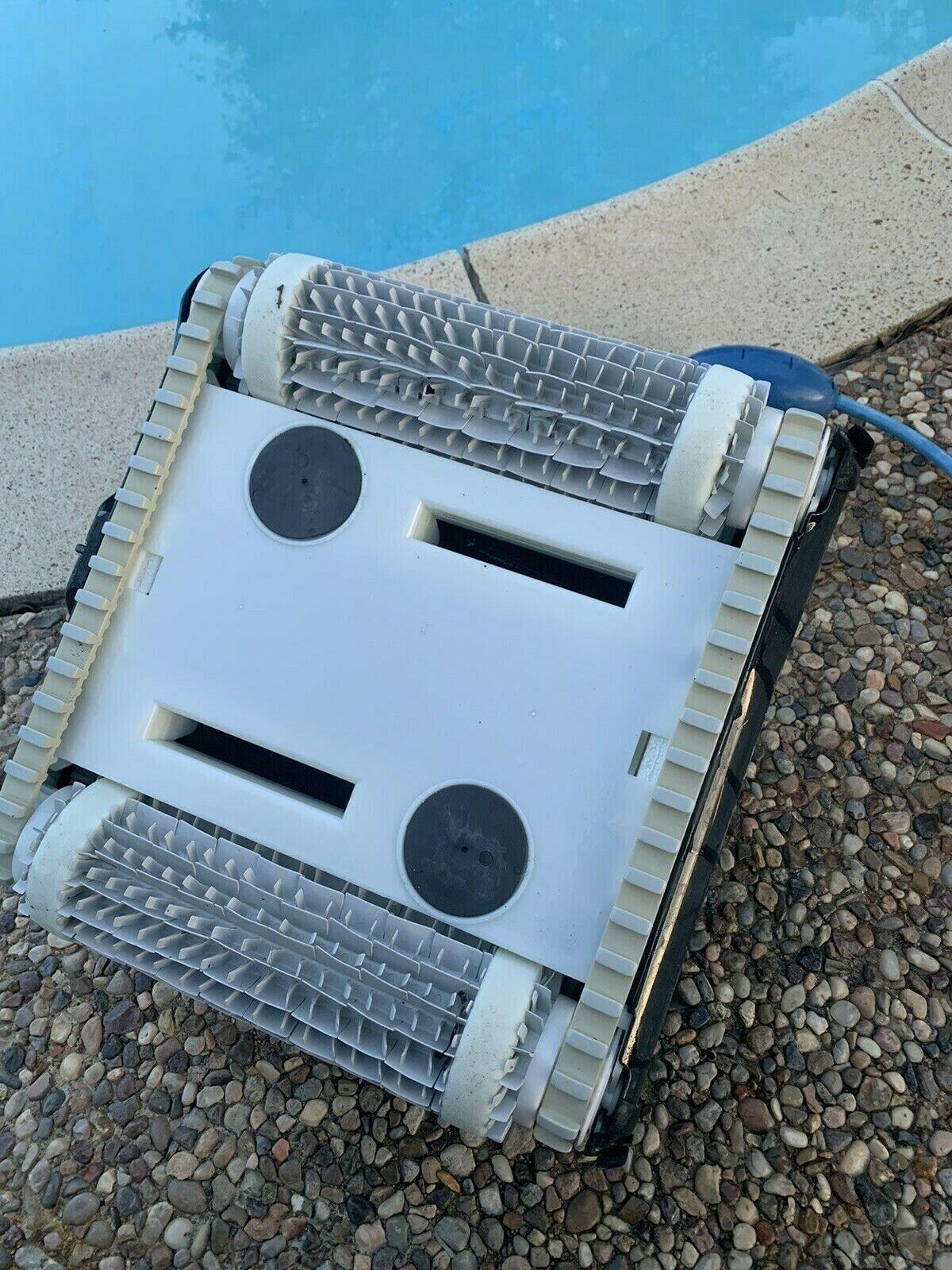 dolphin nautilus cc plus swimming pool inground robotic pool cleaner 99996403-pc