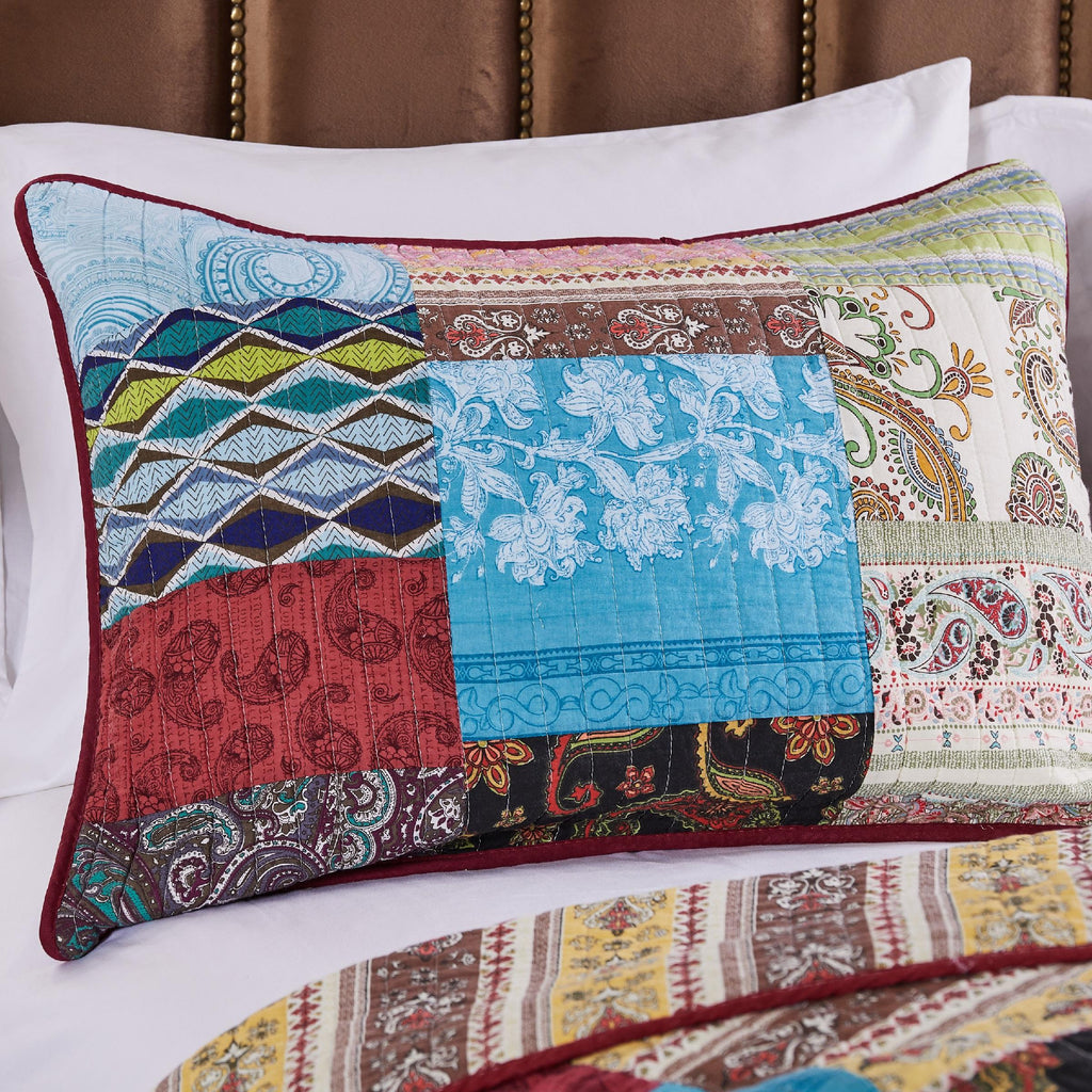 Greenland Home Fashions Bohemian Dream Quilt Set with Decorative Pillows