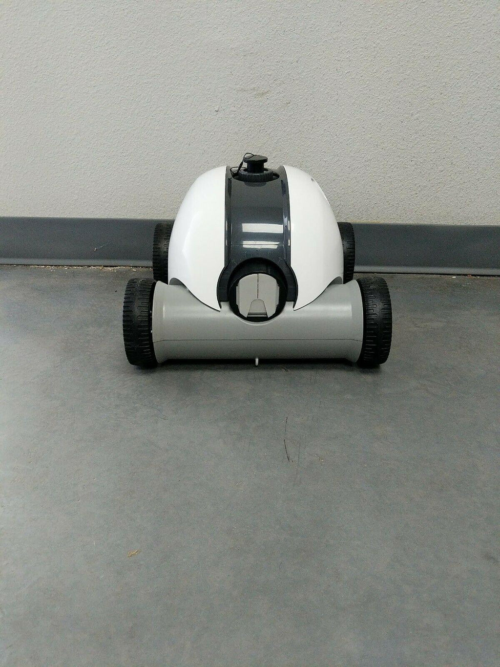 aiper cordless robotic pool cleaner pool vacuum with upgraded dual-drive motors