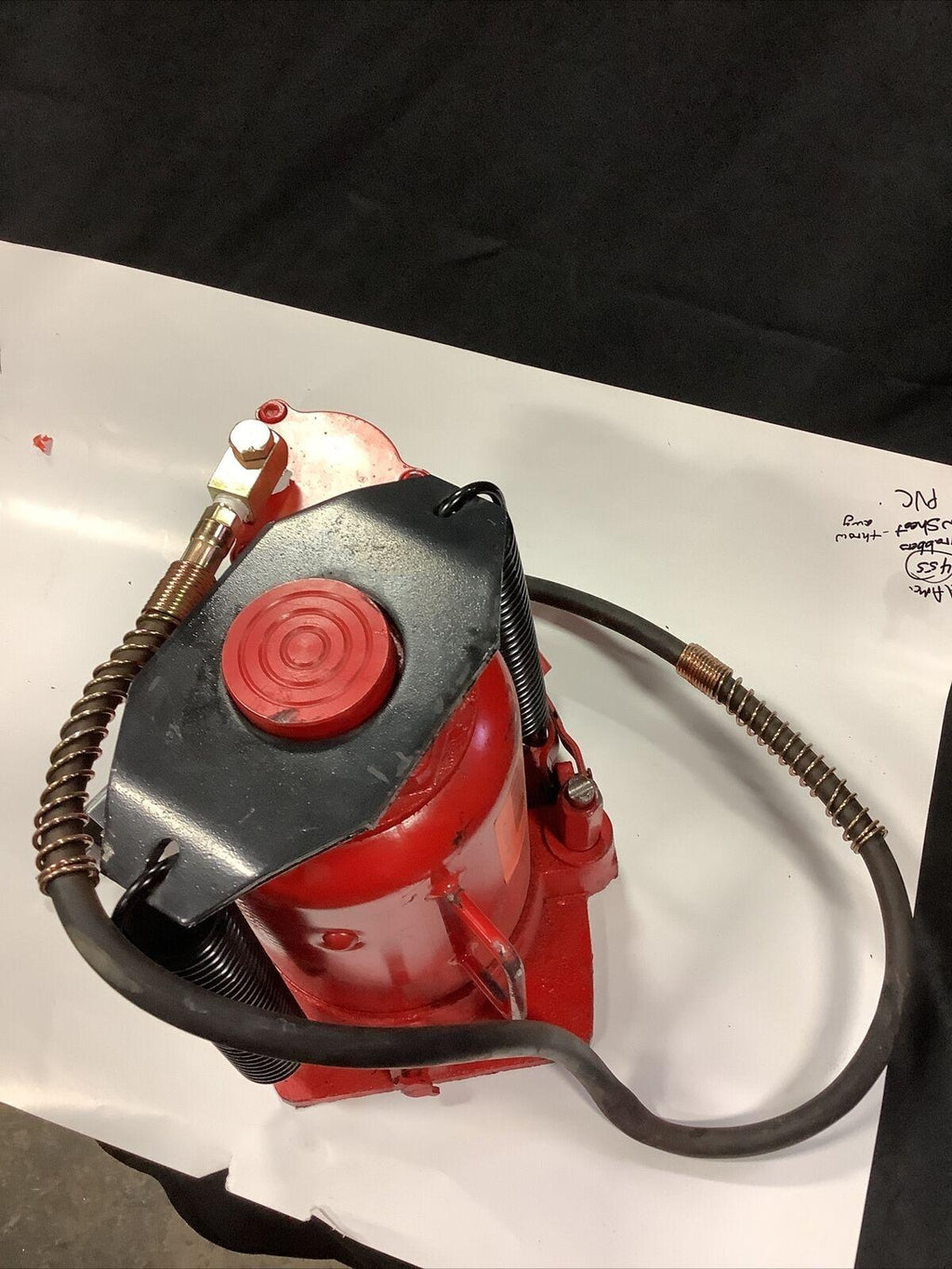 32T Air / Hydraulic Bottle Jack 70500 LBS Maximum Capacity