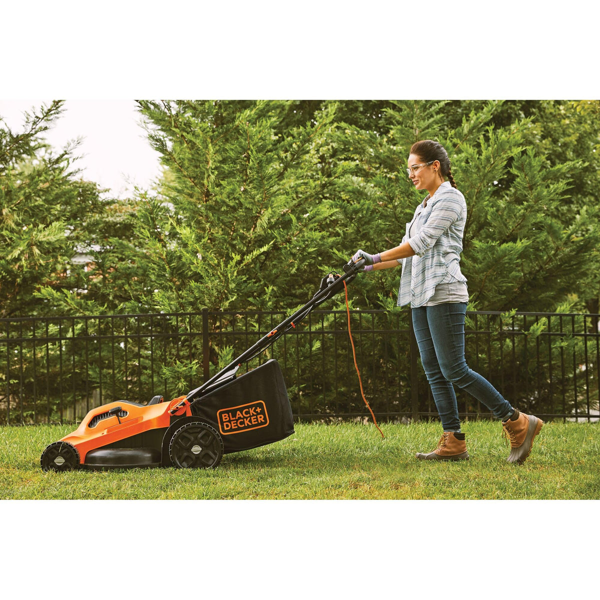 Electric Push Lawn Mower, Corded, 13 Amp, 20-Inch Cutting Deck, 6 Setting Height Adjustment, Compact Storage, Collection Bag (BEMW213)