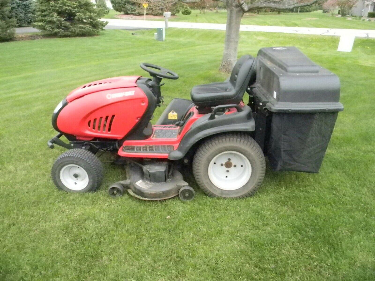 2002 TROY-BILT 22 HP 46 IN DECK LAWN & GARDEN TRACTOR - DEALER MAINTAINED