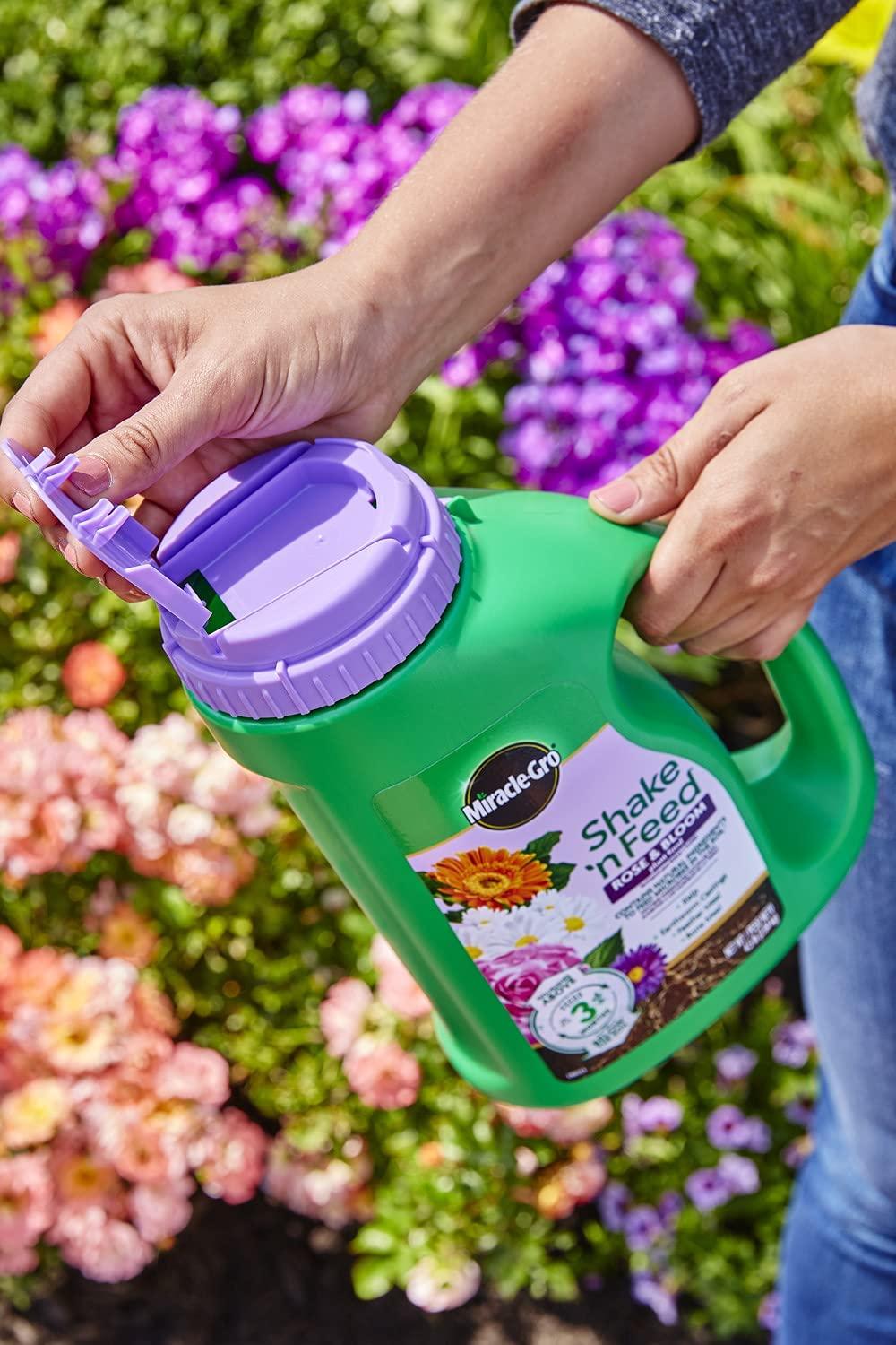miracle-gro shake 'n feed rose &amp; bloom plant food, plant fertilizer, 4.5 lbs. (6-pack)