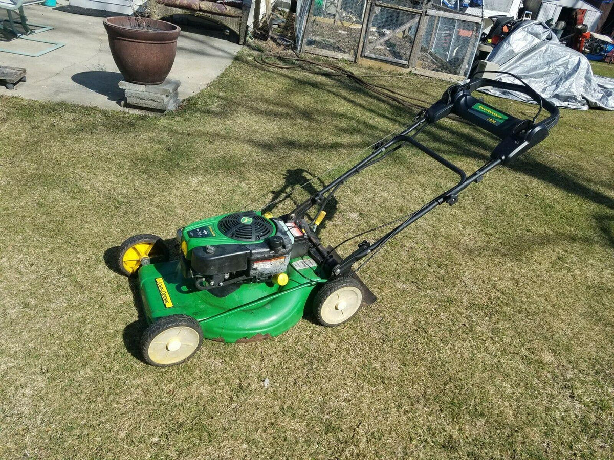 JOHN DEERE JS46 Drive System 8.75HP. Lawn Mower w/Mulcher