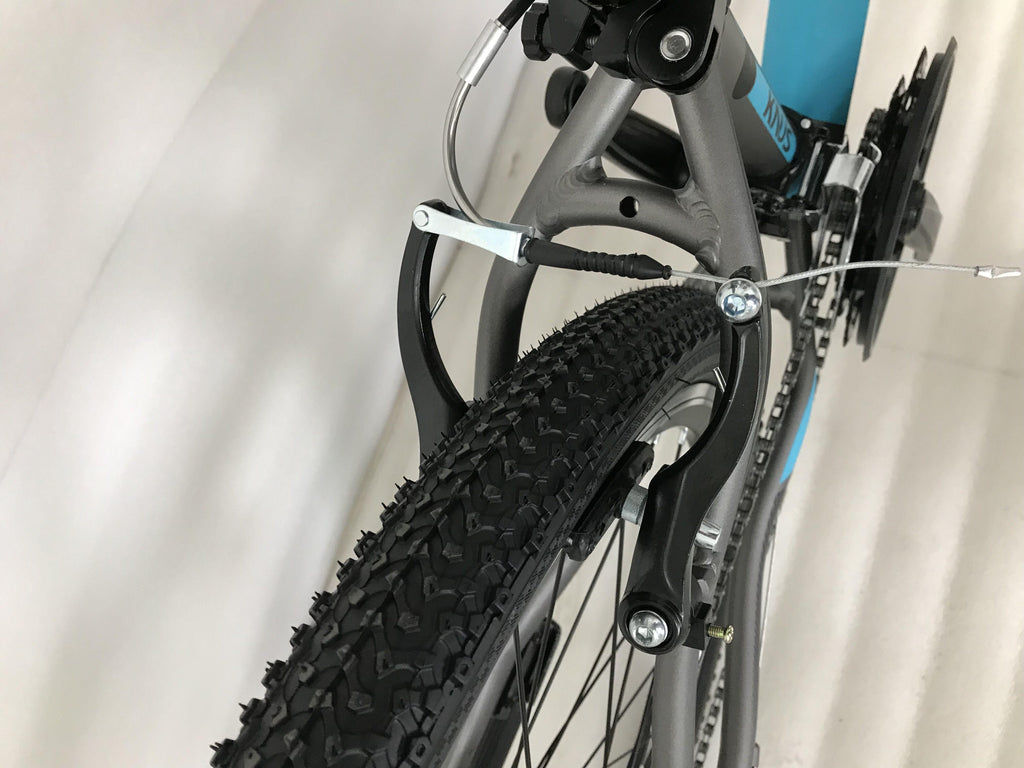 26" Mountain Bike 17" Frame with Front Suspension Fork Lightweight 27 Speed for Unisex Adult Junior