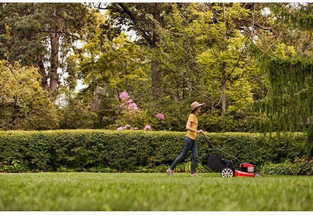 Gas Mower 140 cc Walk Behind Push with 2-in-1 cutting TriAction Cutting System