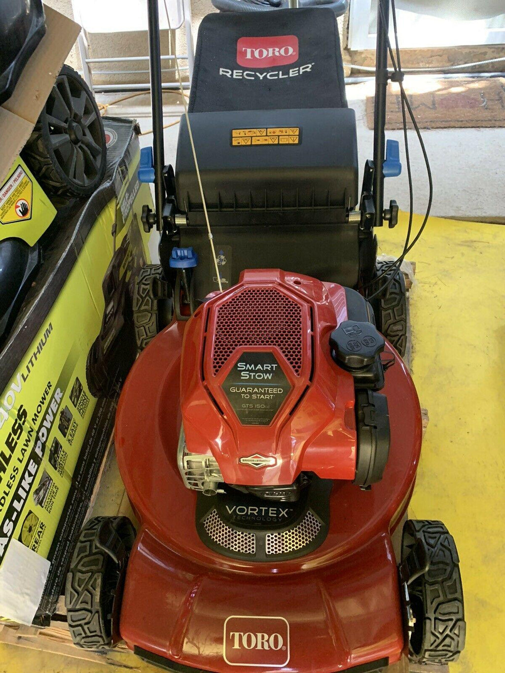 SMARTSTOW 21465 22" 150 cc Gas Self-Propelled Lawn Mower Recycler