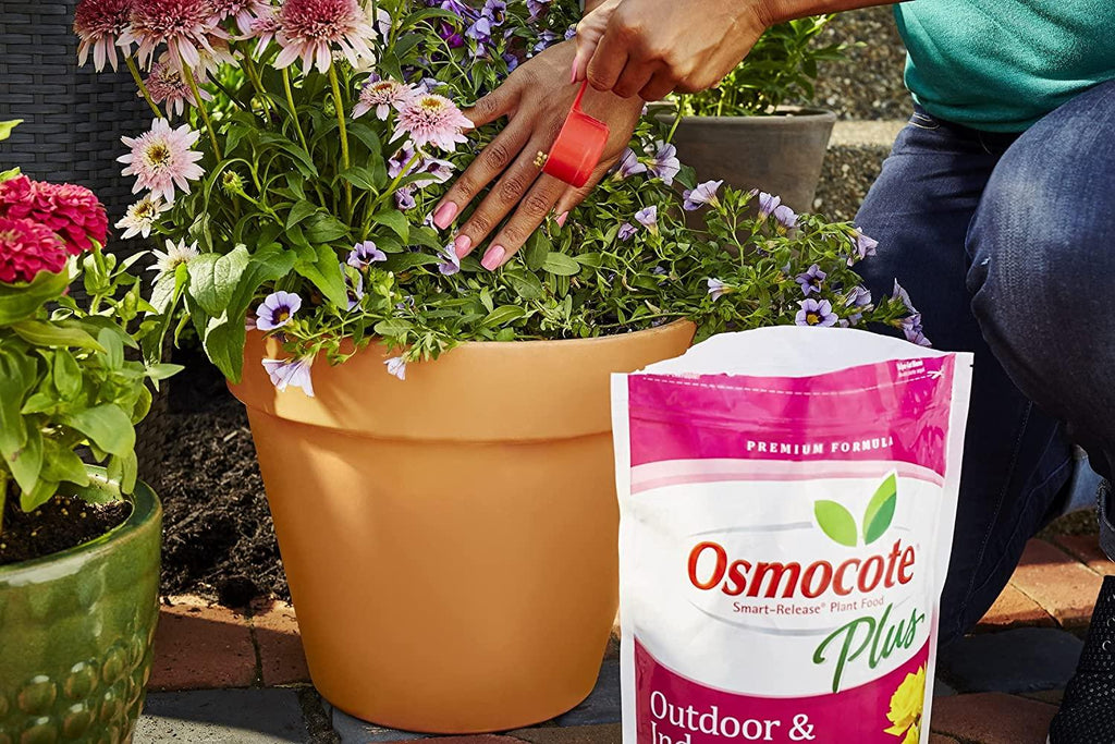 osmocote smart release plant food plus outdoor &amp; indoor, plant fertilizer, 8 lbs. (4-pack)