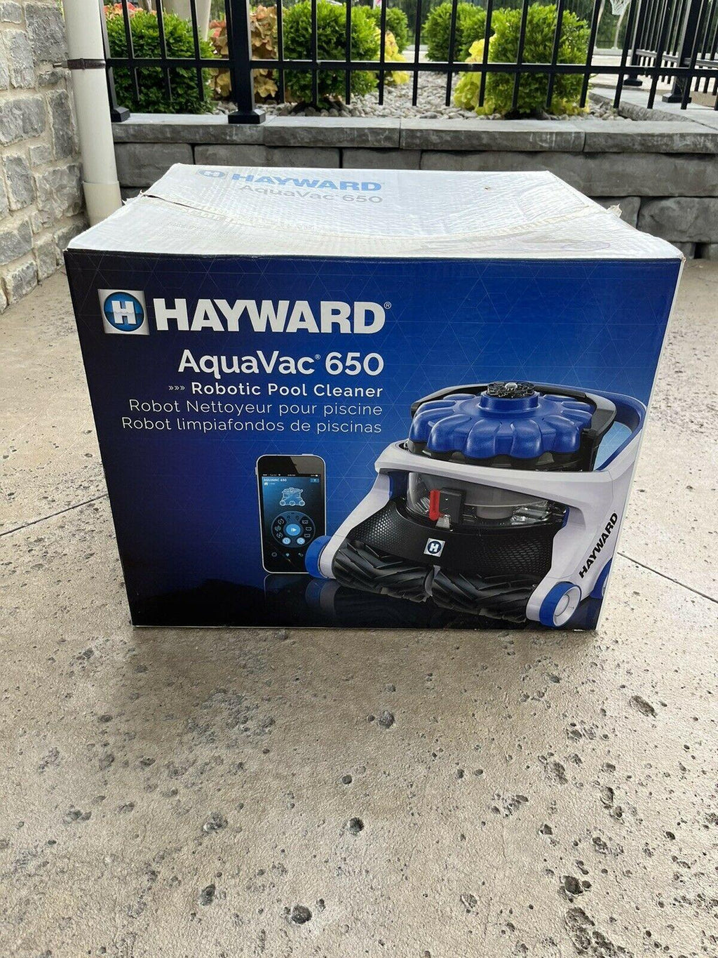 hayward aquavac 650 robotic pool vacuum