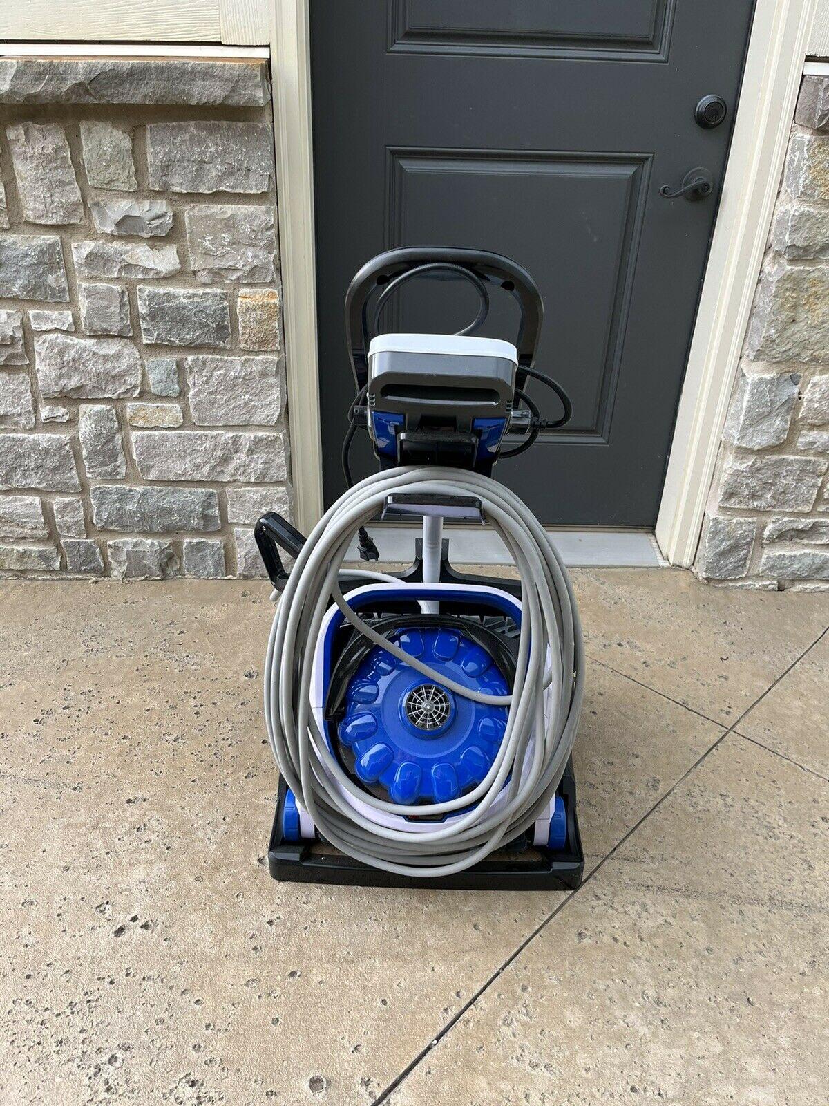 hayward aquavac 650 robotic pool vacuum
