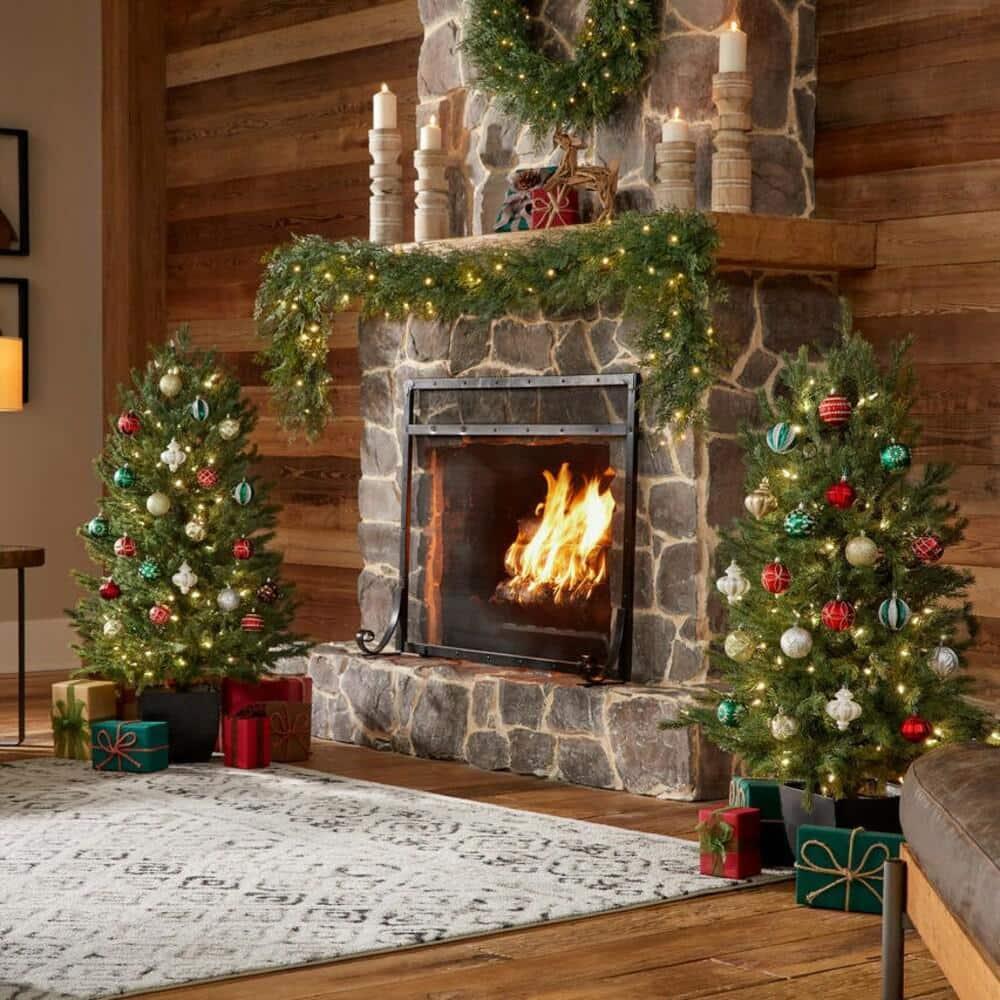 4 ft Potted Christmas Tree 2-Pack