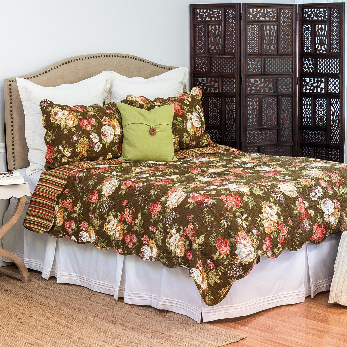 C&amp;F Home Koren Floral Full/Queen Quilt Machine Washable Reversible Bedspread Coverlet