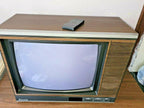 vintage 19 inch mga mitsubishi retro gaming crt tube television wood grain tv