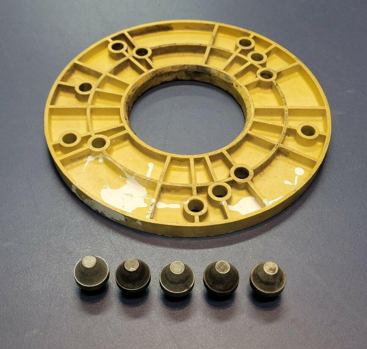 Coats PM-202 r Adapter Plate for Volkswagen and 3/4 - 1 Ton Trucks