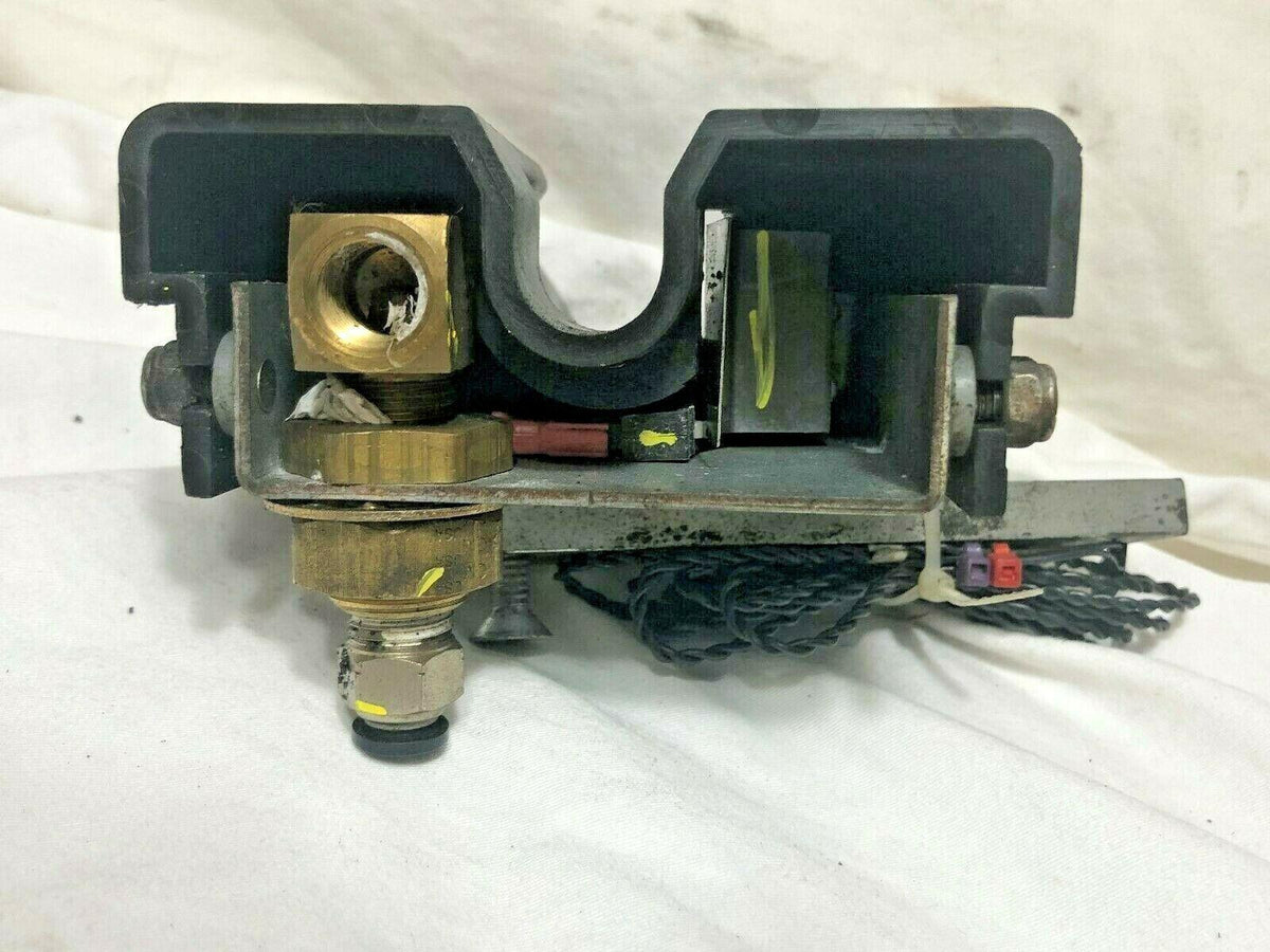 Hunter Wheel r 105-393-1 1053931 Housing Assembly Air Hose Holster P131