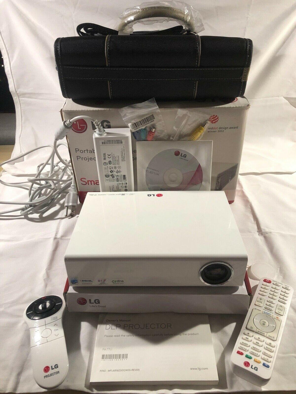 lg pa77u-je  portable led 3d  projector -smart tv - magic remote