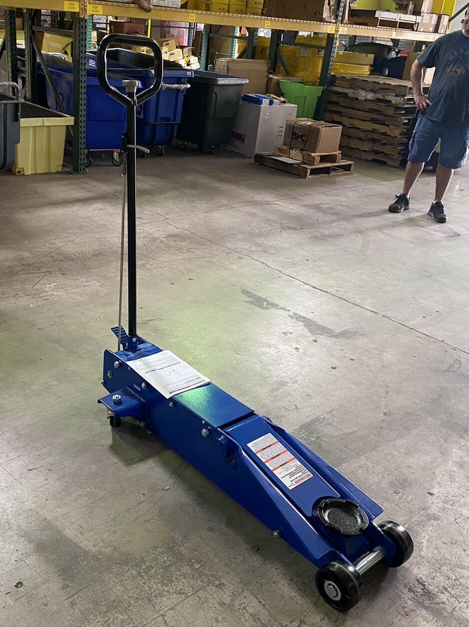 WESTWARD 5ML70 Heavy-Duty Hydraulic Service Jack with Lifting Capacity of 10 ton