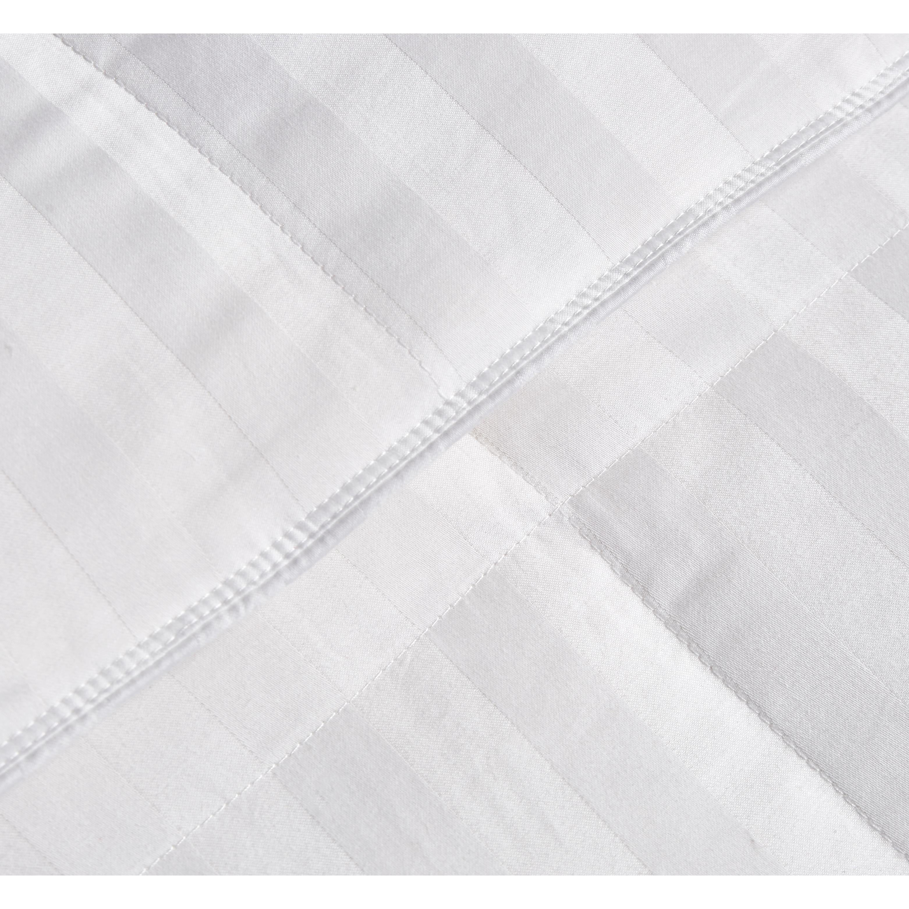 Hotel Grand  Oversized 500 Thread Count White Goose Down Comforter Twin