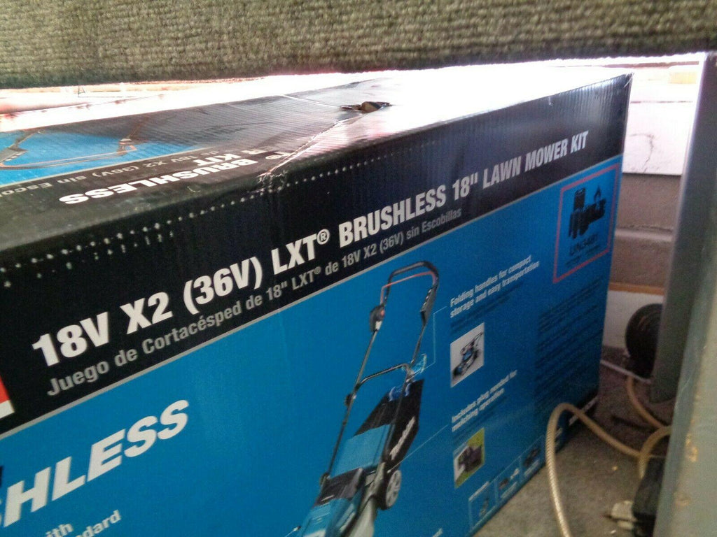 MAKITA 18V LXT BRUSHLESS 18" LAWN MOWER KIT W/4 BATTERIES (NEW) # XML03CM1